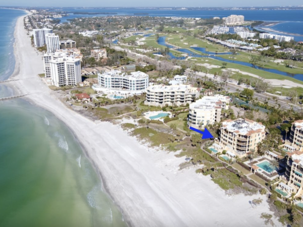 Ultra Posh South end Condo with Private Pool and Spa